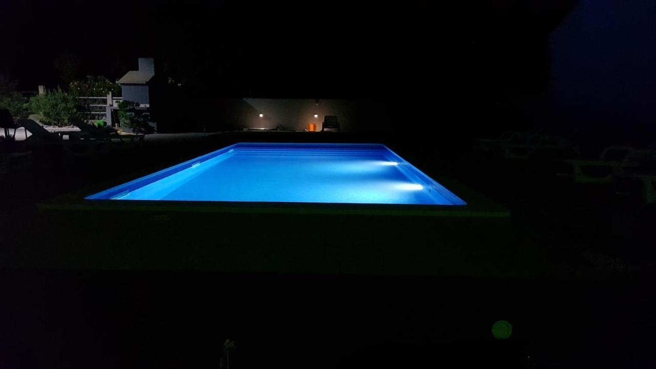 Apartments Zanic With Private Swimming Pool And Sea View สตารีกราด-ปาเคลนีซา ภายนอก รูปภาพ