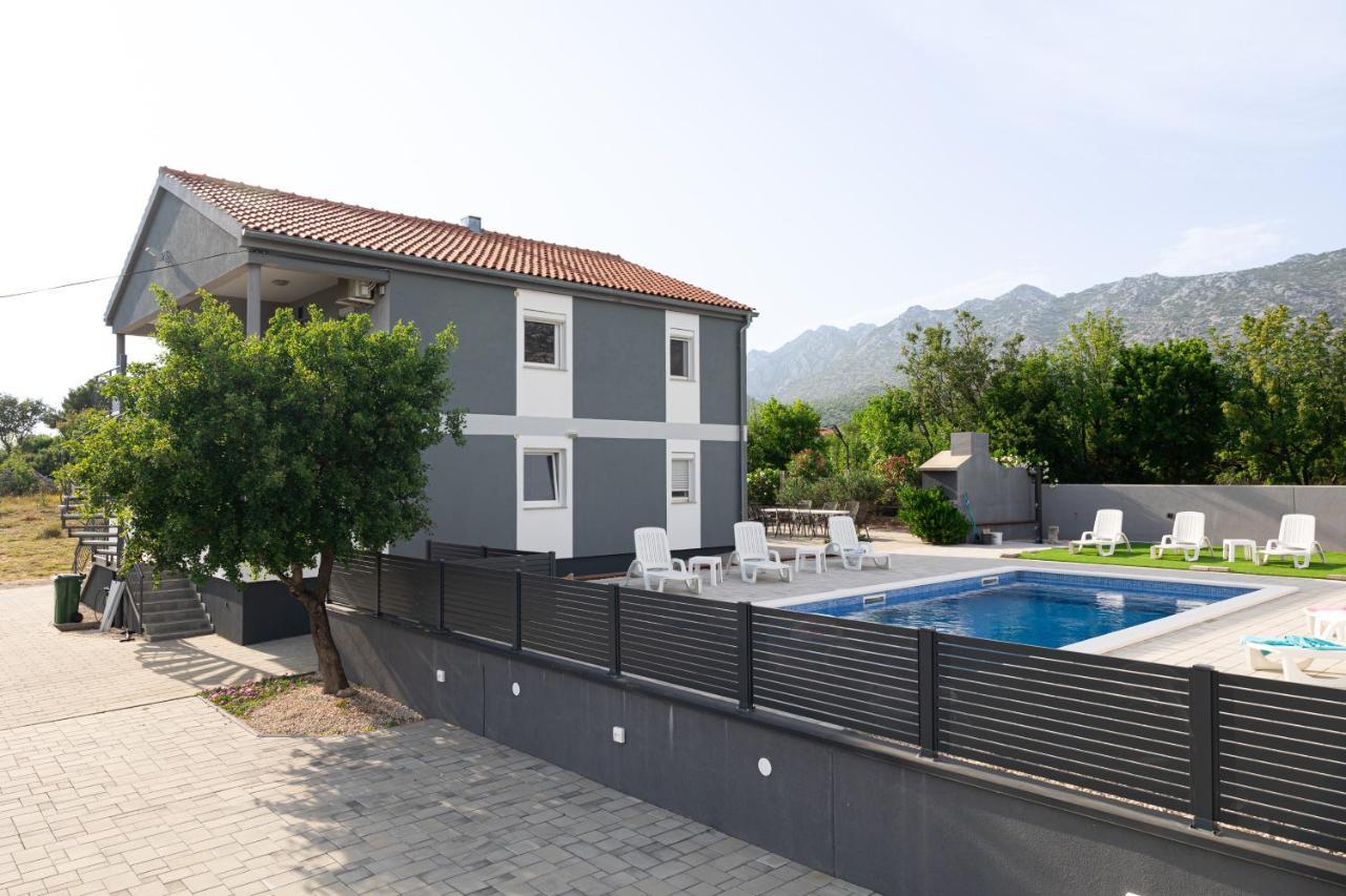 Apartments Zanic With Private Swimming Pool And Sea View สตารีกราด-ปาเคลนีซา ภายนอก รูปภาพ