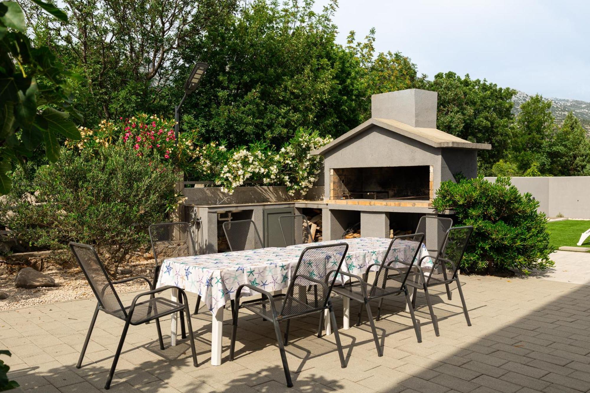 Apartments Zanic With Private Swimming Pool And Sea View สตารีกราด-ปาเคลนีซา ภายนอก รูปภาพ