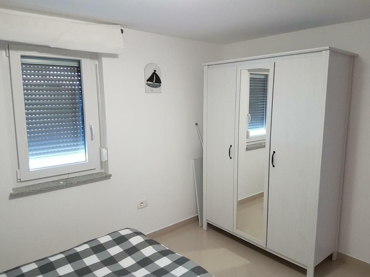 Apartments Zanic With Private Swimming Pool And Sea View สตารีกราด-ปาเคลนีซา ภายนอก รูปภาพ