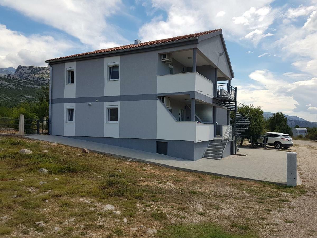 Apartments Zanic With Private Swimming Pool And Sea View สตารีกราด-ปาเคลนีซา ภายนอก รูปภาพ